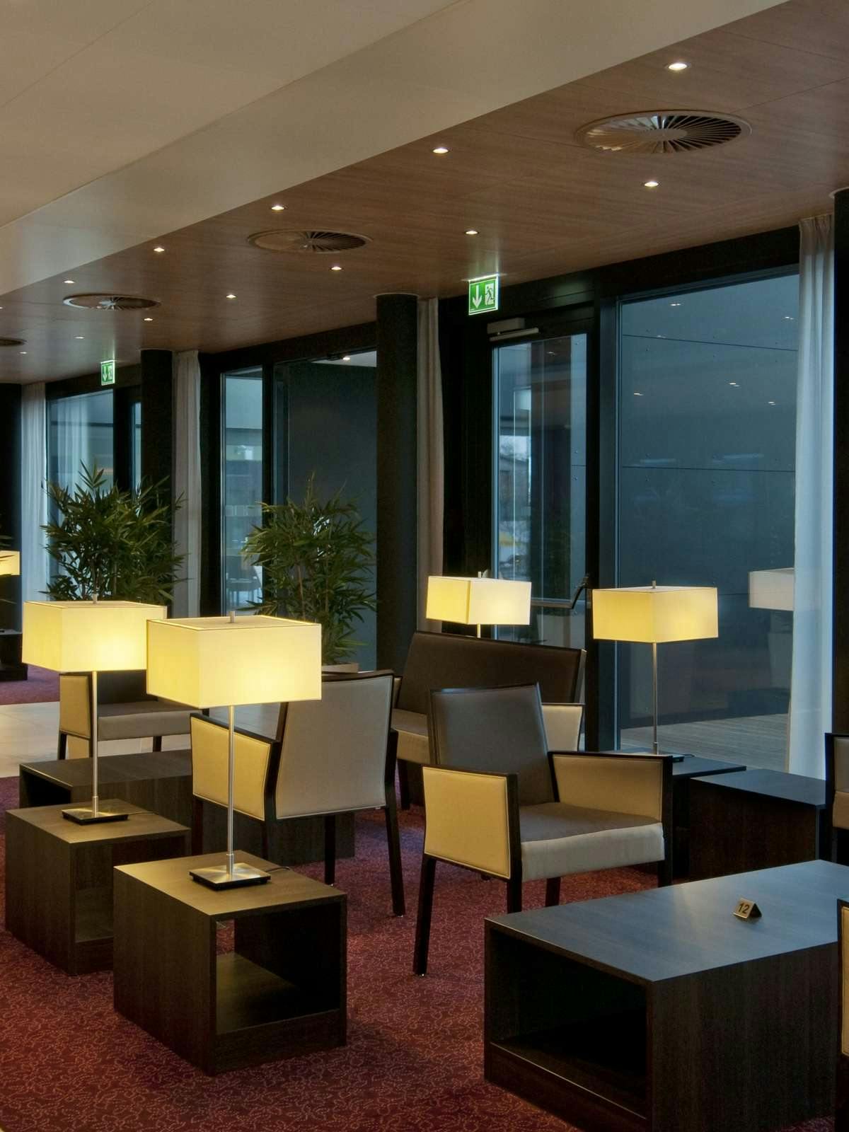 Hotel Holiday Inn Express Zürich Airport photo 4