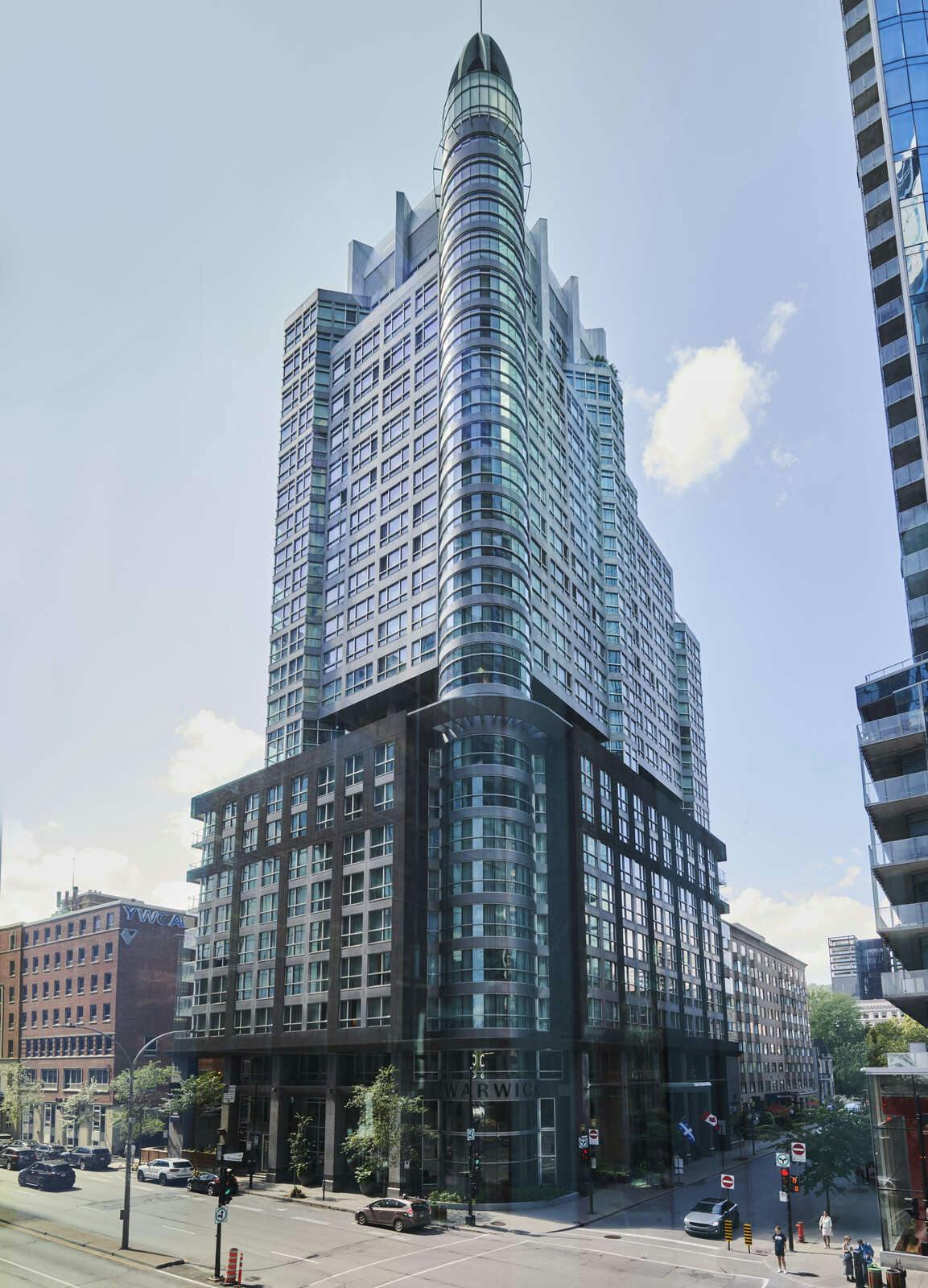 Warwick Le Crystal Montreal