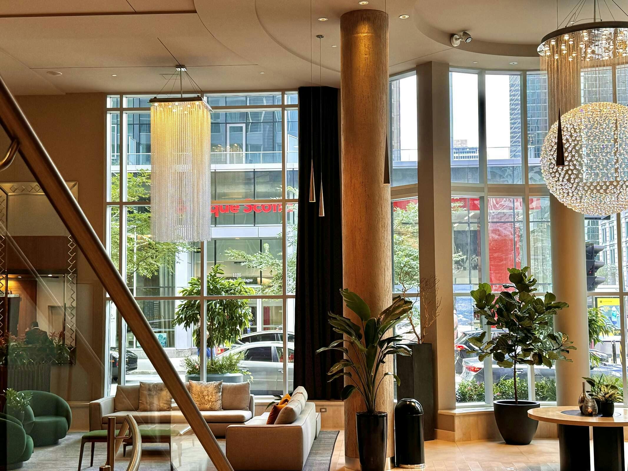 Hotel Warwick Le Crystal Montreal photo 3