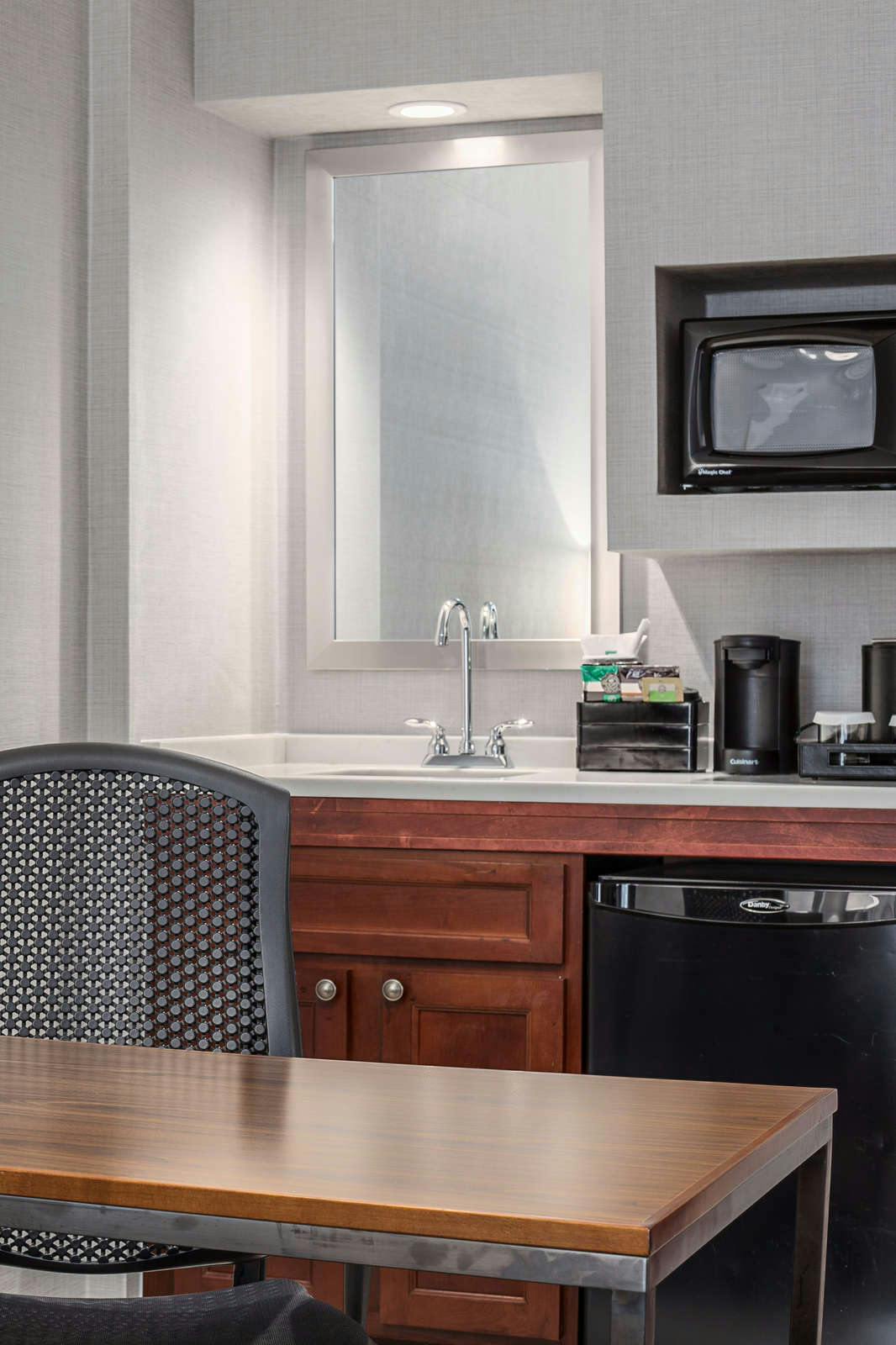 Hotel Embassy Suites by Hilton Boston Marlborough photo 2