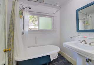 Hotel Secret Garden Inn and cottages photo 1