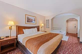 Hotel Sure Stay By Best Western Cherokee On The River photo 1