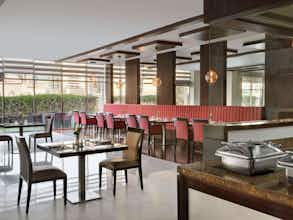 Hotel MOVENPICK AL MAMZAR photo 4