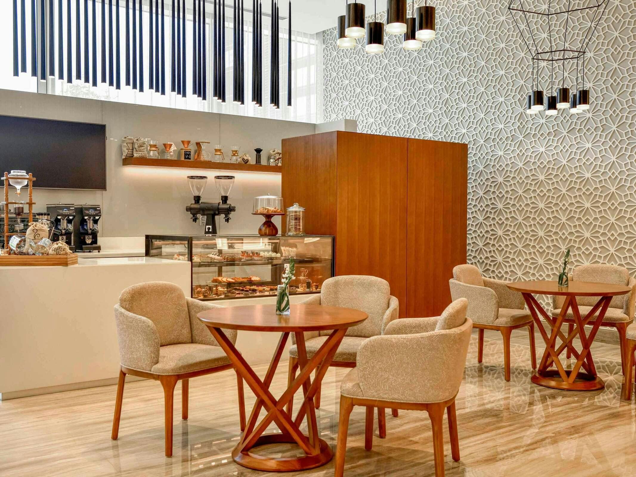 Hotel GRAND MERCURE DUBAI AIRPORT photo 1