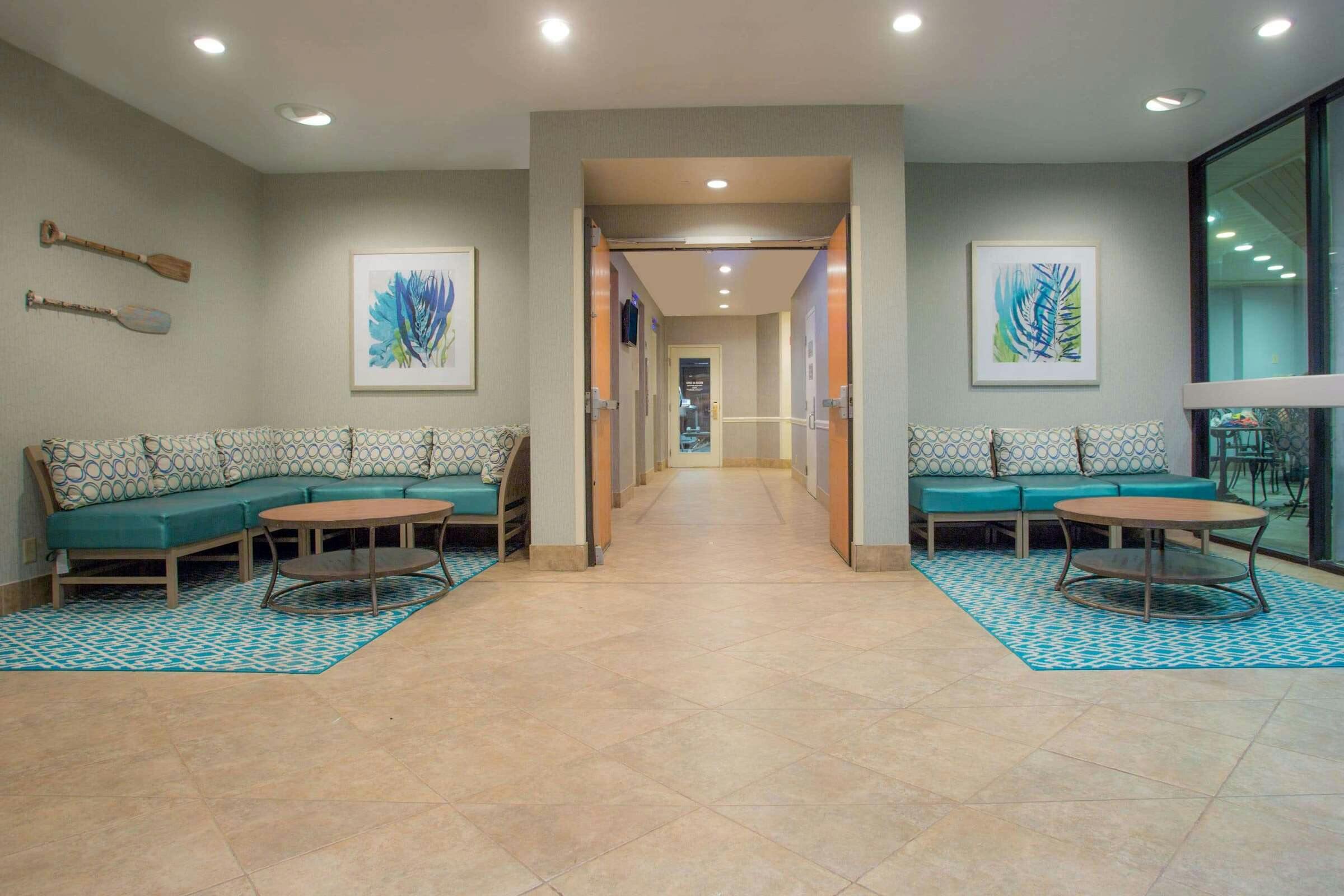 Hotel Wyndham Virginia Beach Oceanfront photo 2