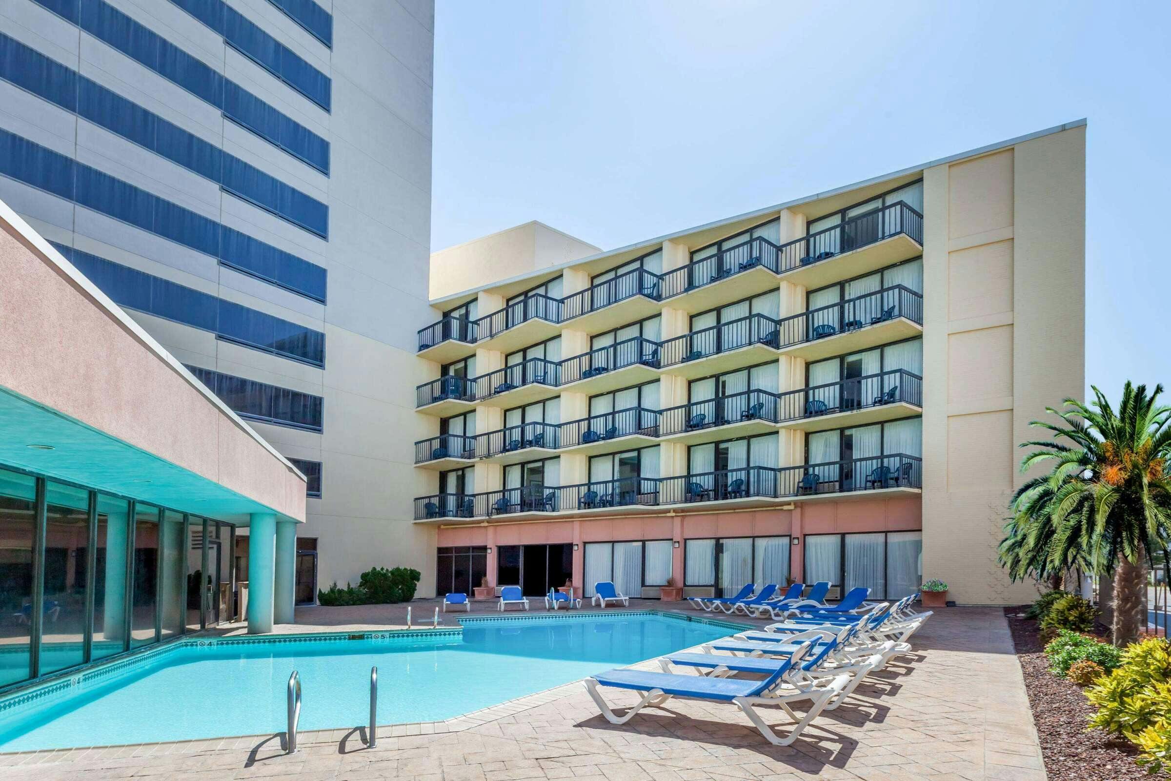 Hotel Wyndham Virginia Beach Oceanfront photo 3