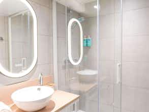Hotel Novotel Rouen Sud Zenith Parc Expo photo 5