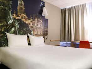 Hotel Ibis Lyon Gerland Rue Mérieux photo 4
