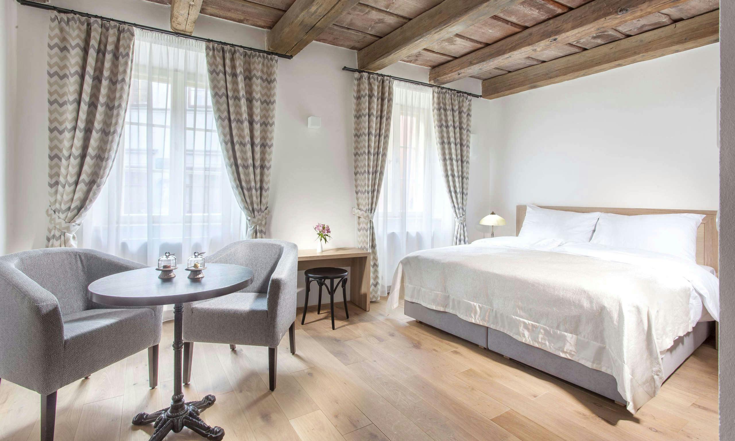 Hotel at the White Lily