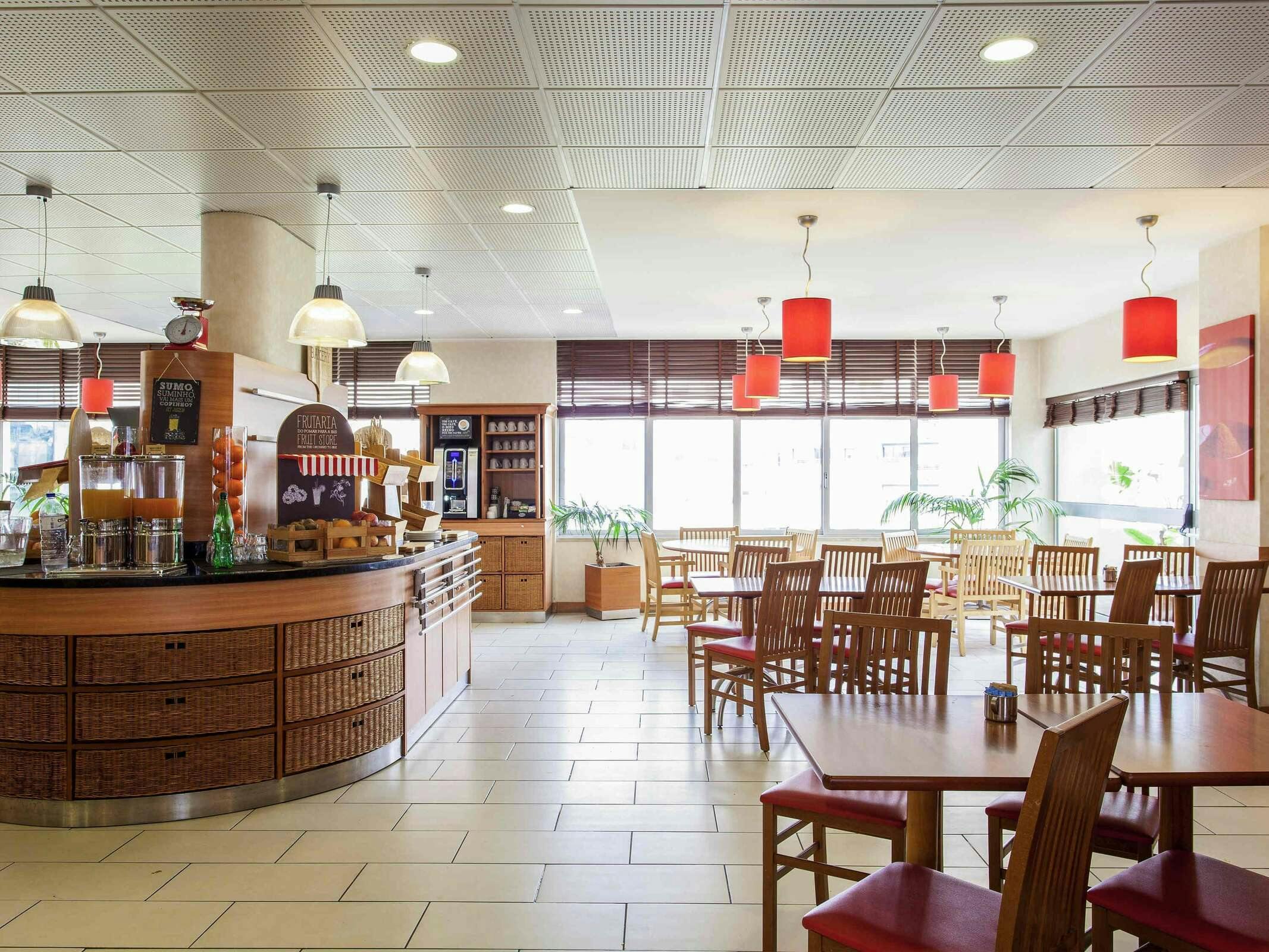 Hotel Ibis Lisboa Jose Malhoa photo 2