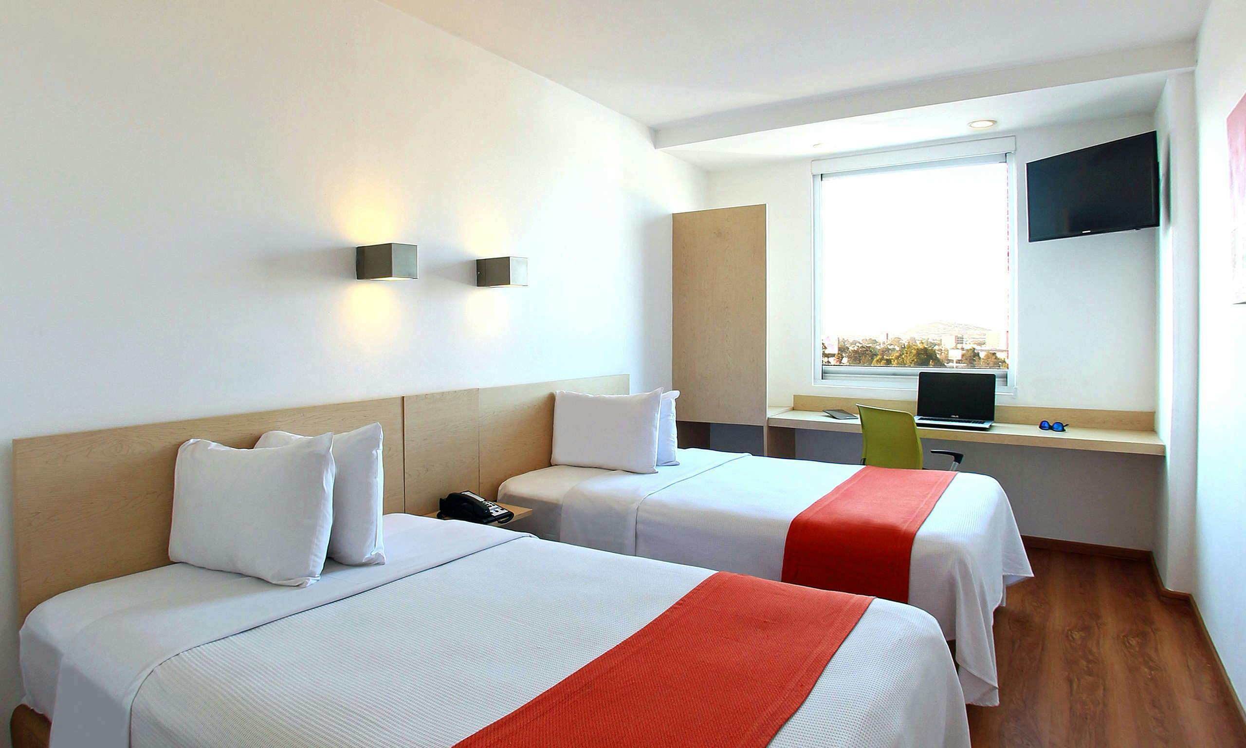 One Querétaro Plaza Galerías