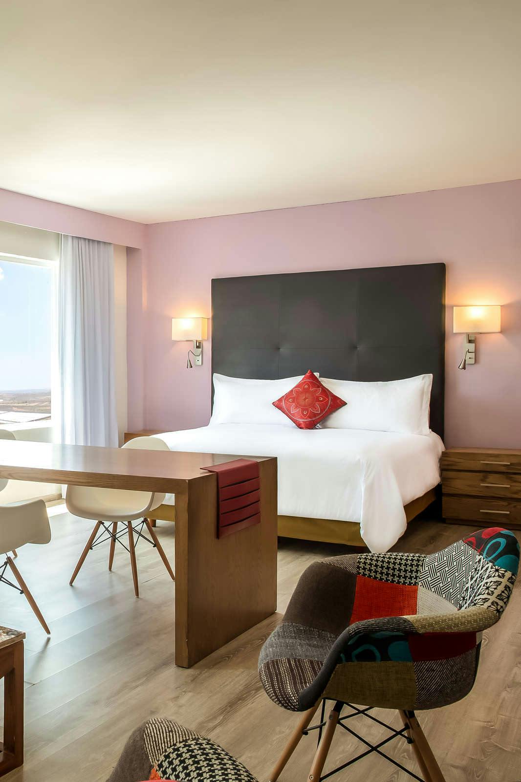 Hotel Fiesta Inn Loft Irapuato photo 2