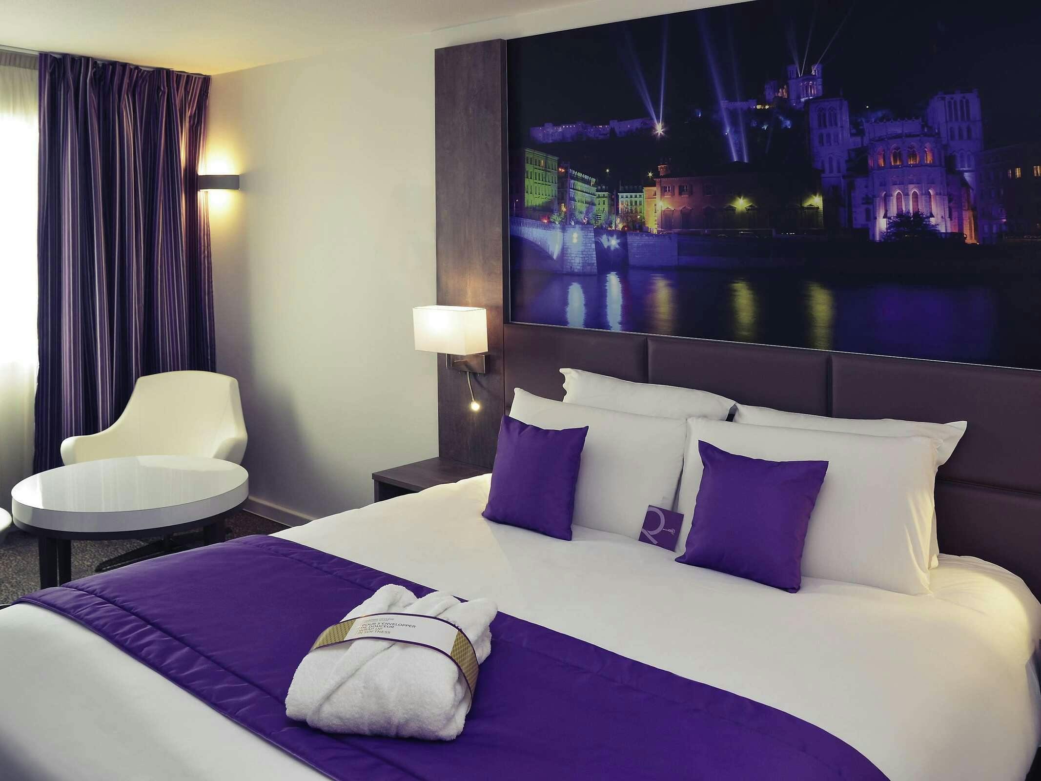 Hotel Mercure Lyon Est Chaponnay photo 2