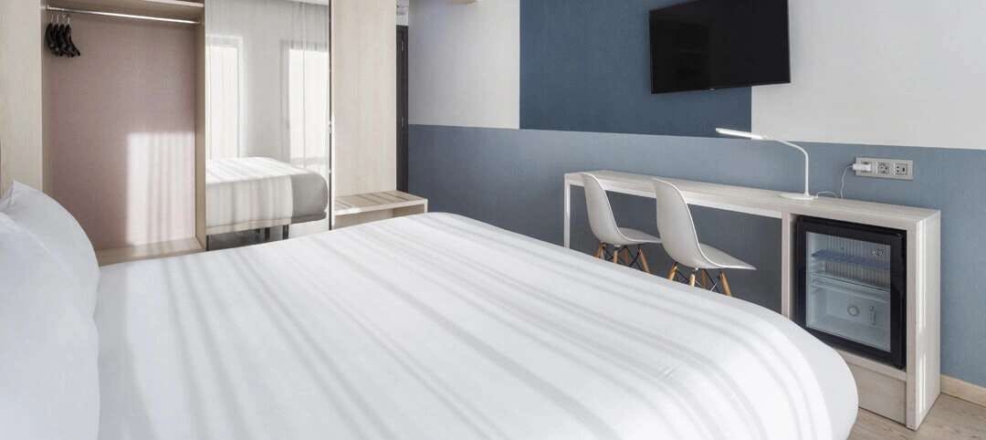 Hotel B&B HOTEL Donostia San Sebastián Aeropuerto photo 3