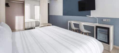 Hotel B&B HOTEL Donostia San Sebastián Aeropuerto photo 3