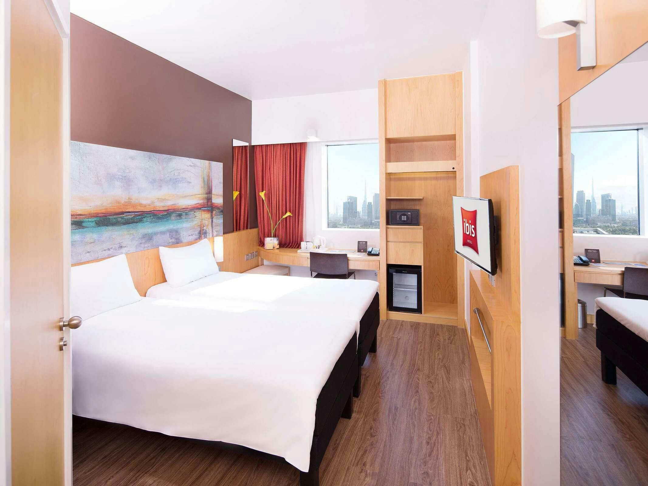 Hotel IBIS ONE CENTRAL photo 2
