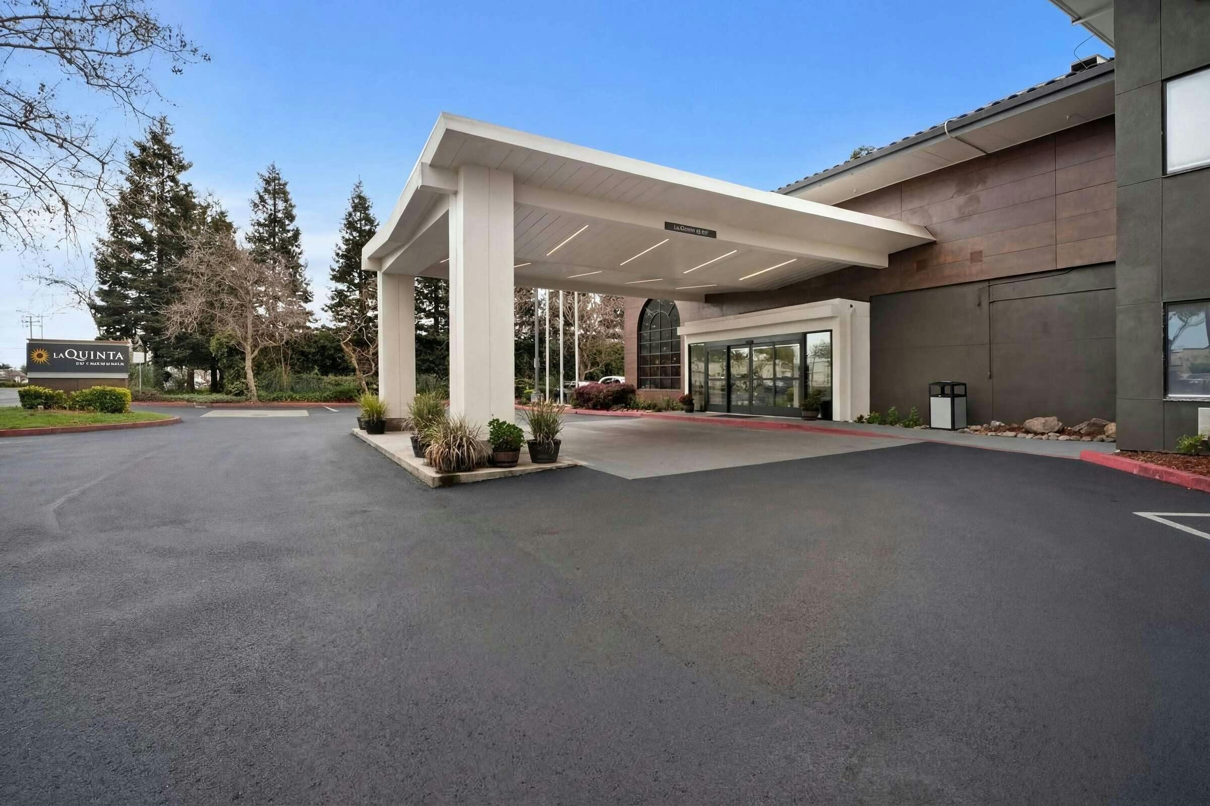 Hotel La Quinta Inn Ste Oakland Hayw photo 1