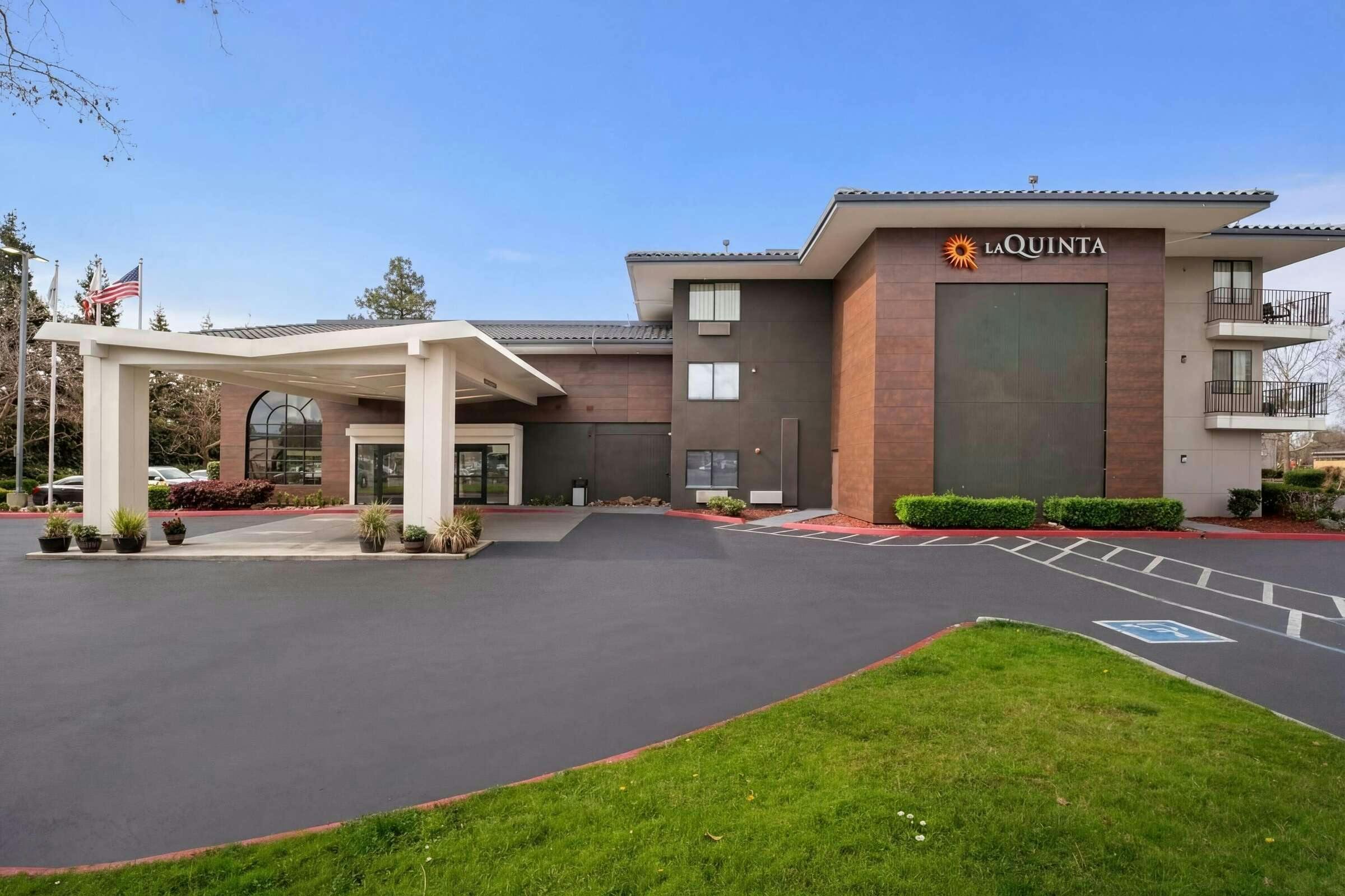 Hotel La Quinta Inn Ste Oakland Hayw photo 3