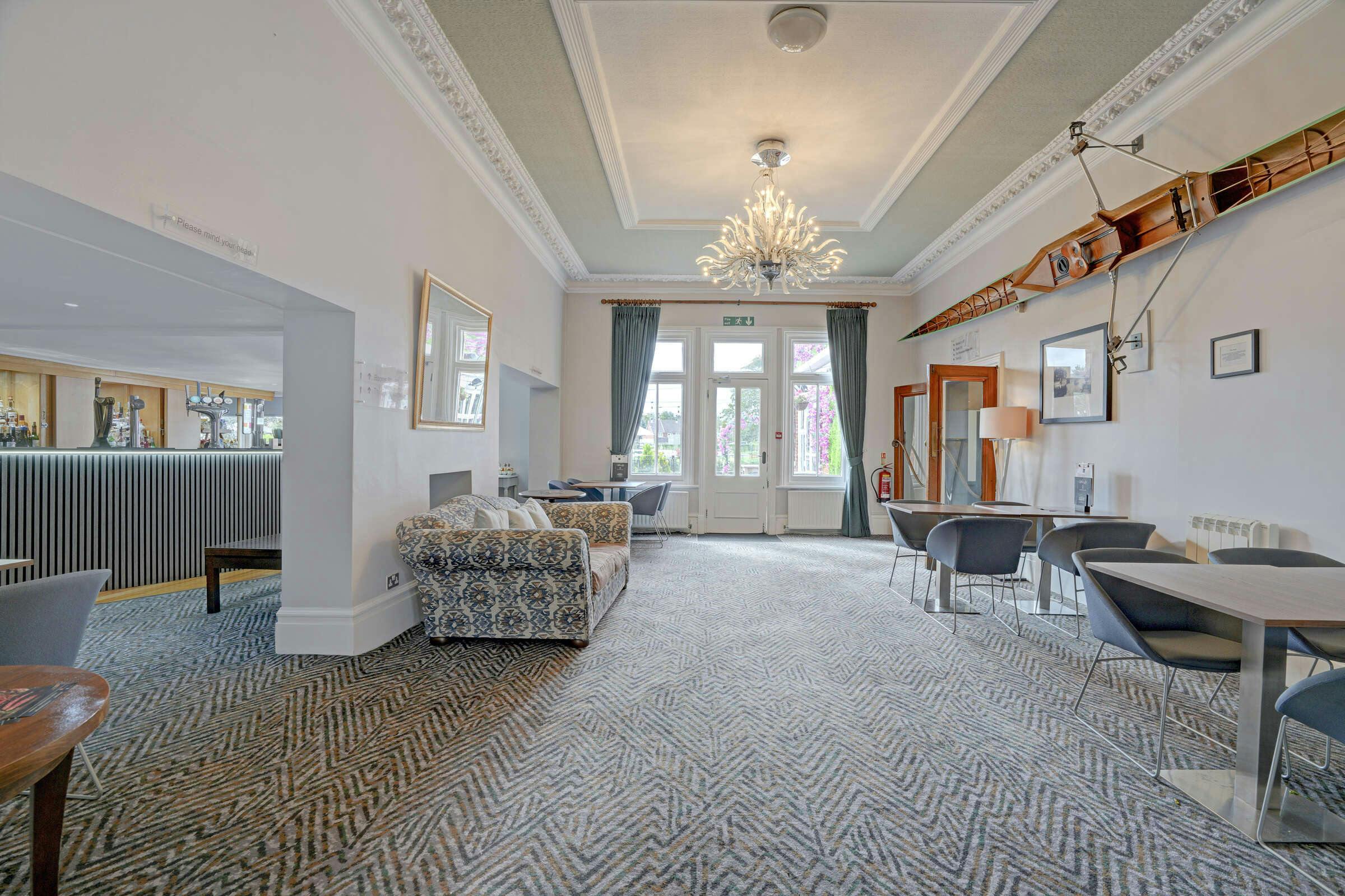 Hotel Sunday London Staines-upon-Thames Heathrow T5 photo 5