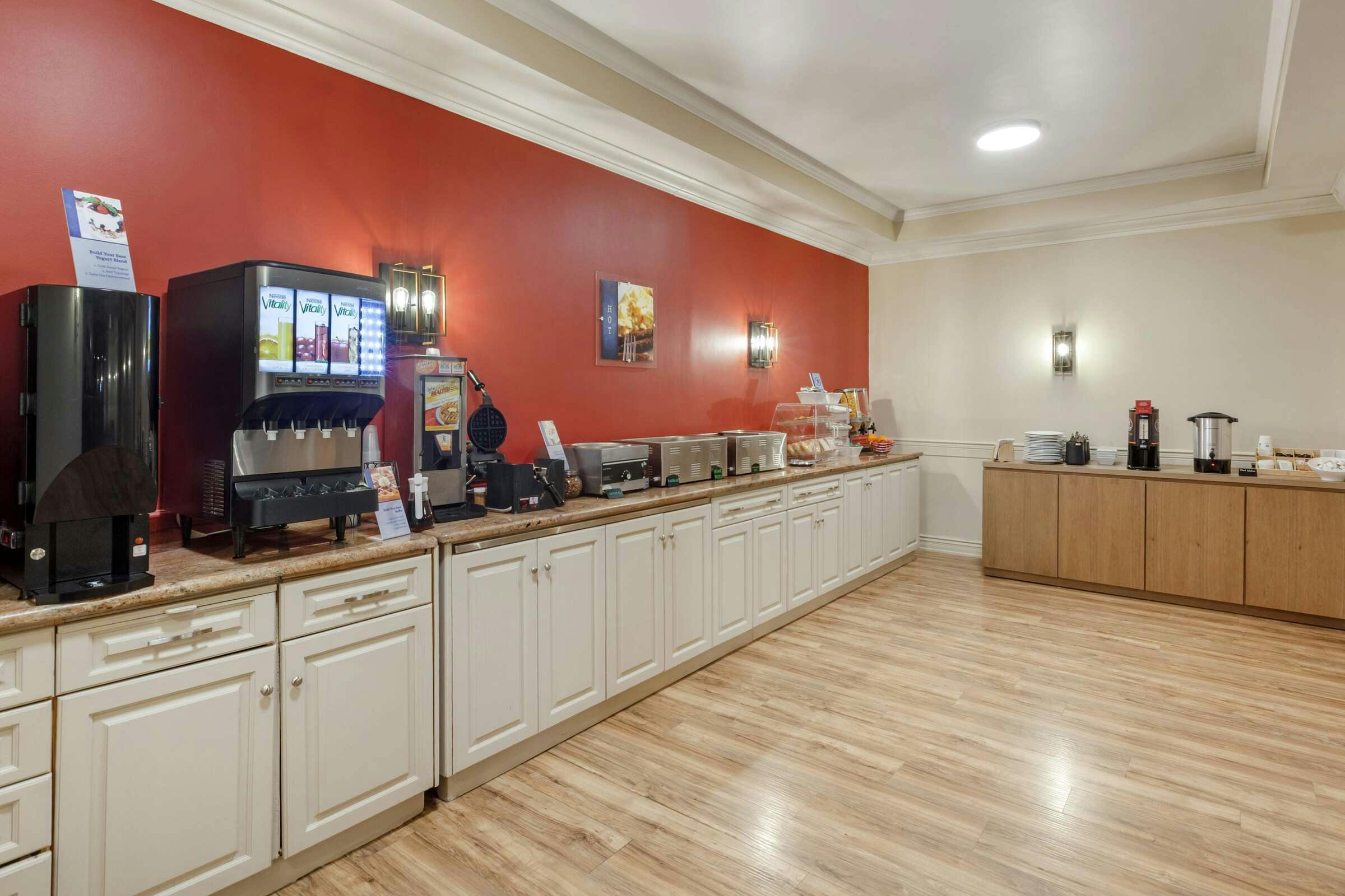 Hotel SureStay Plus Hotel by Best Western Kincardine photo 4