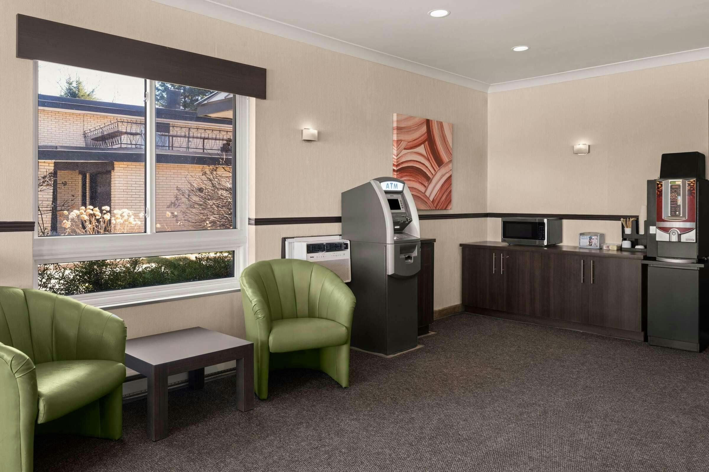 Hotel Ramada Laval photo 4