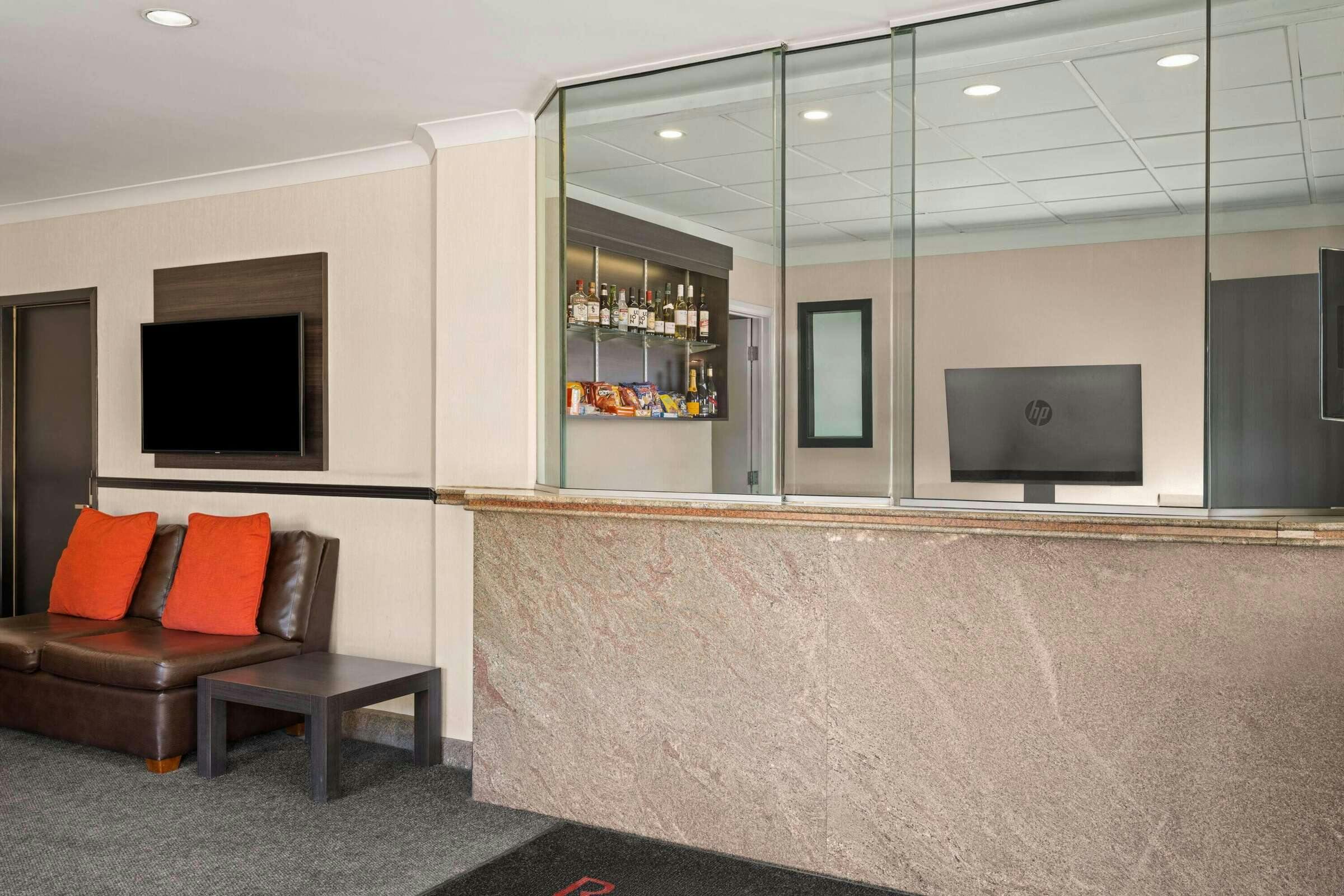 Hotel Ramada Laval photo 5