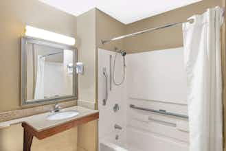 Hotel Super 8 Tltn/Lk Winnipesaukee photo 3
