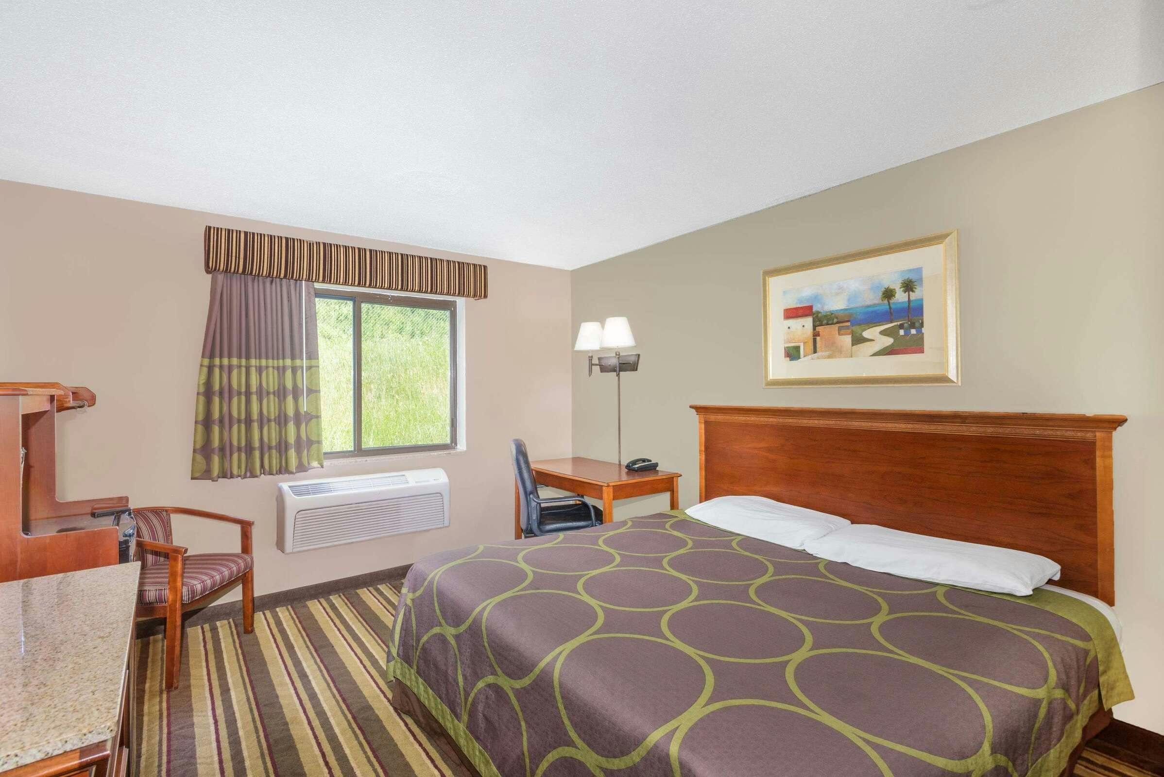 Hotel Super 8 Tltn/Lk Winnipesaukee photo 5
