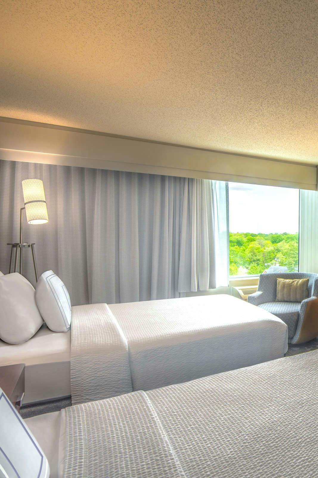 Hotel Courtyard Marriott Bethesda Chevy Chase photo 4