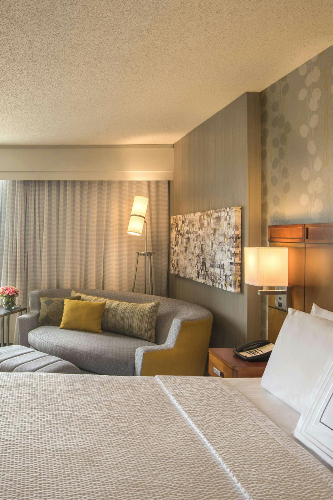 Hotel Courtyard Marriott Bethesda Chevy Chase photo 2