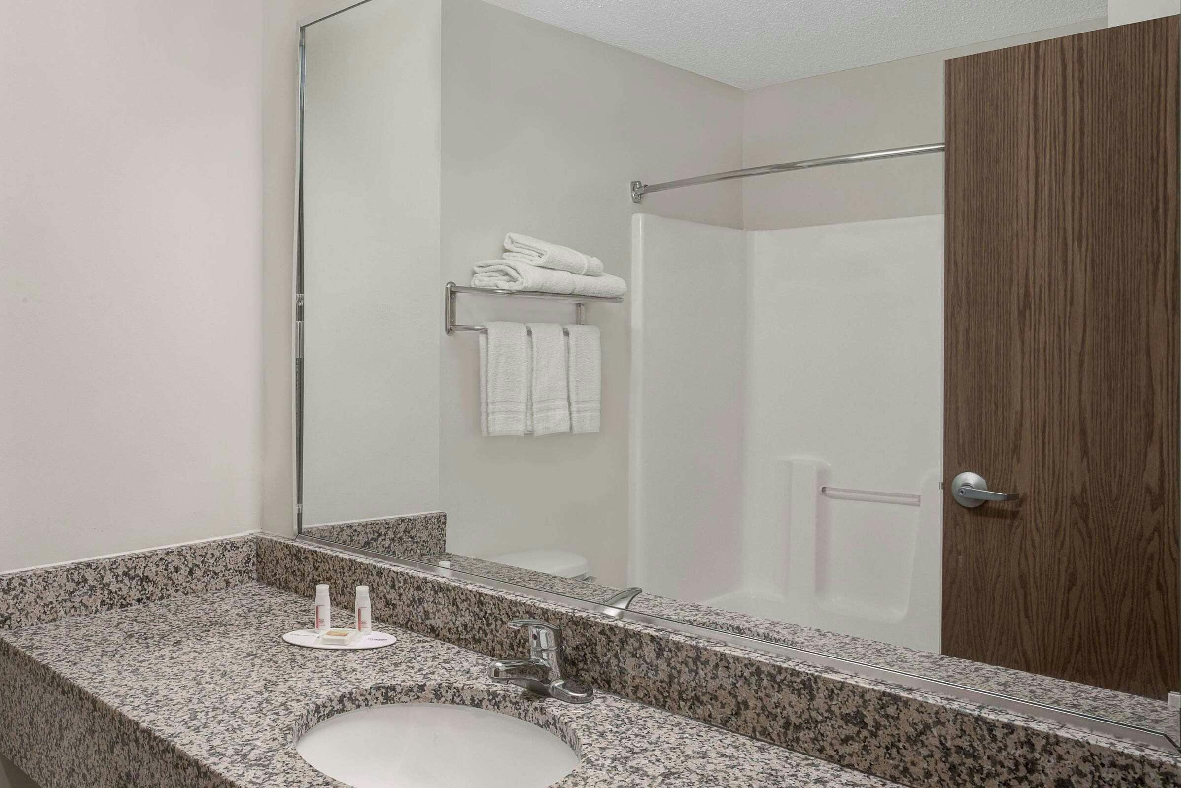 Hotel Days Inn Greensboro NC photo 3