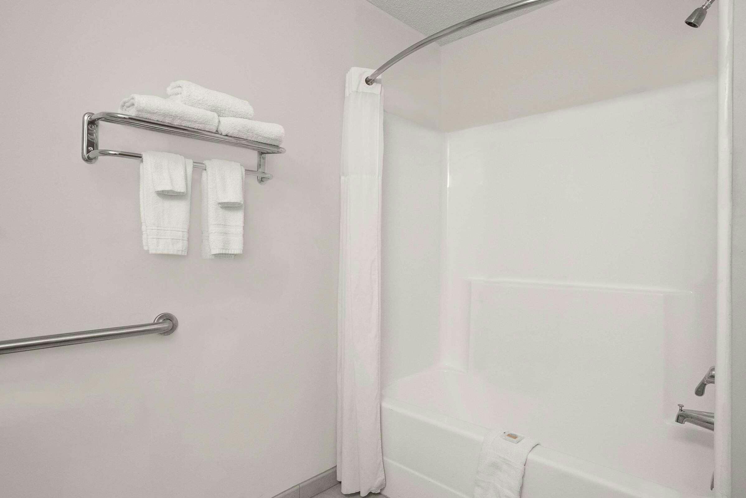 Hotel Days Inn Greensboro NC photo 4