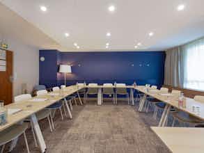 Hotel Novotel Pont de L'Arc Fenouillères photo 2