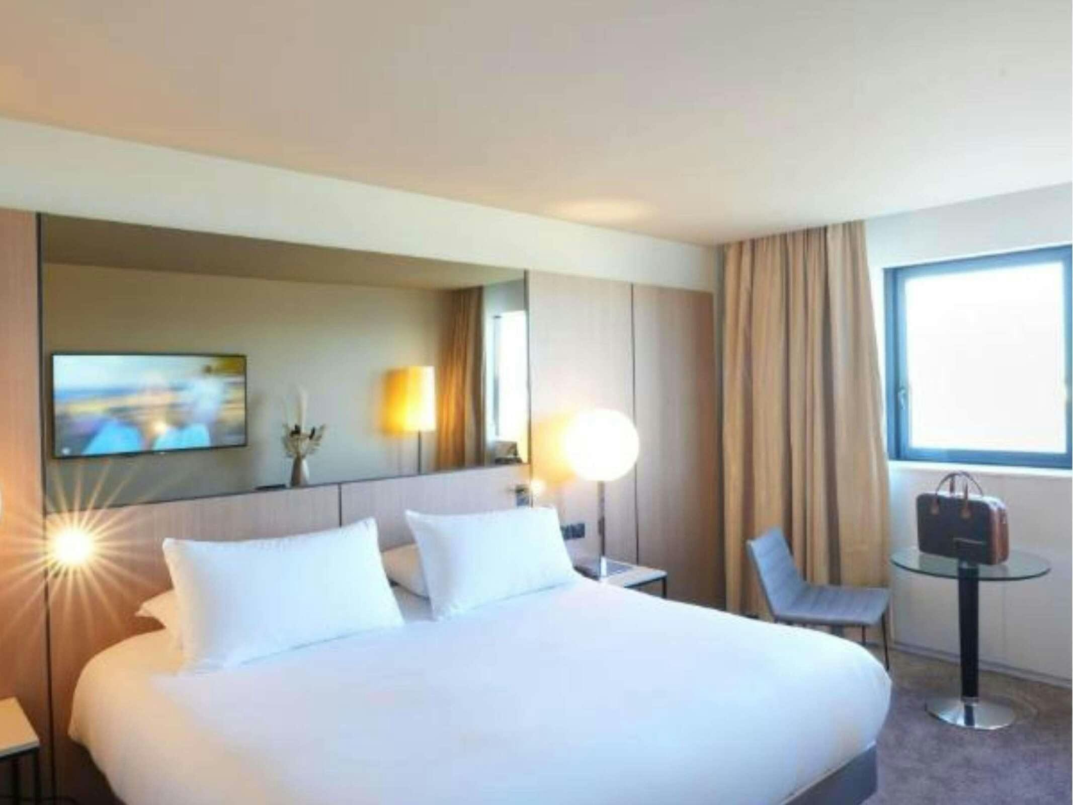 Hotel Hotel Pullman Bordeaux Lac photo 1