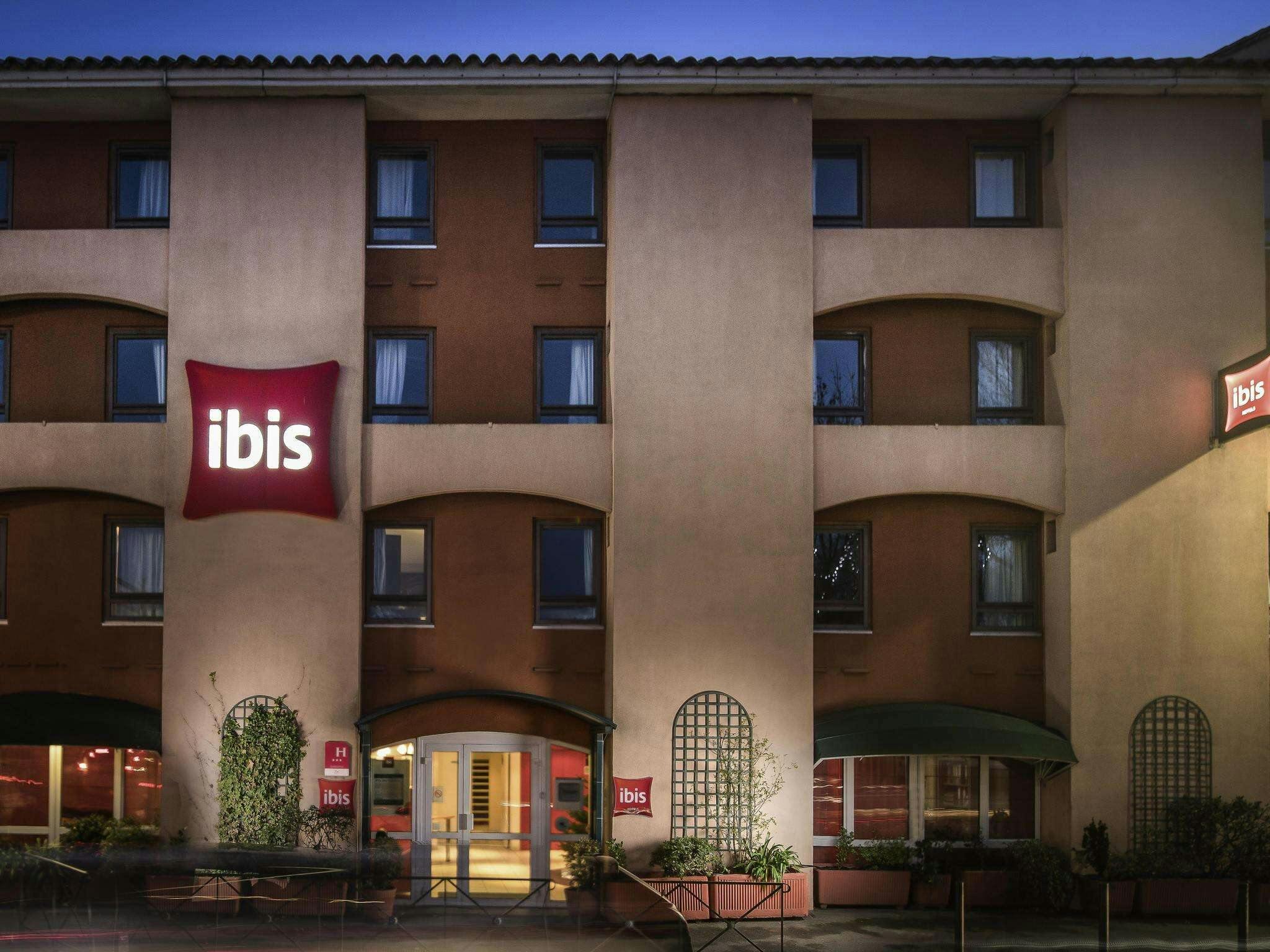 Hotel Ibis Carcassonne Centre La Cité photo 1
