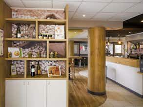 Hotel Ibis Carcassonne Centre La Cité photo 3