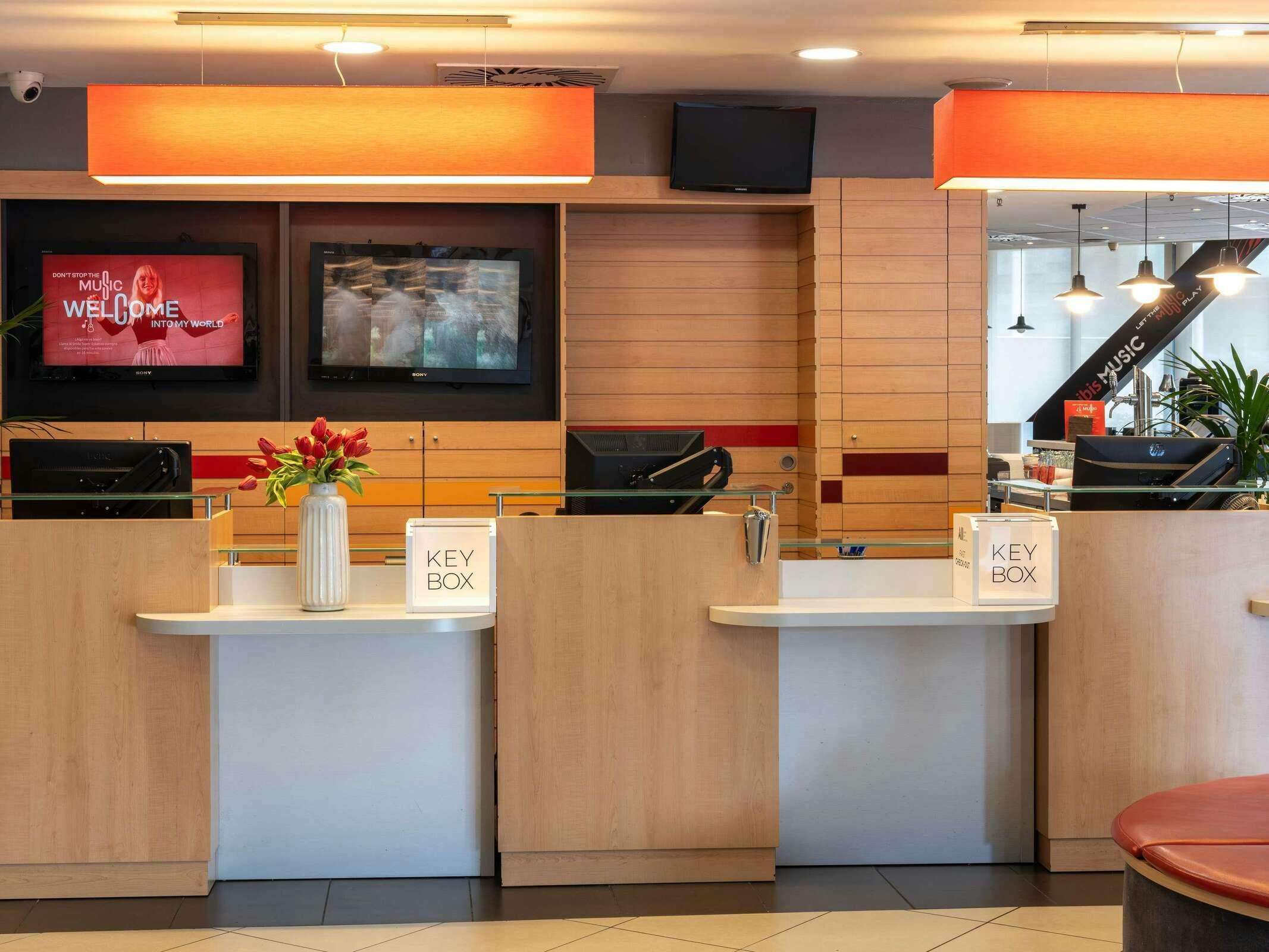 Hotel Ibis Barcelona Meridiana photo 1