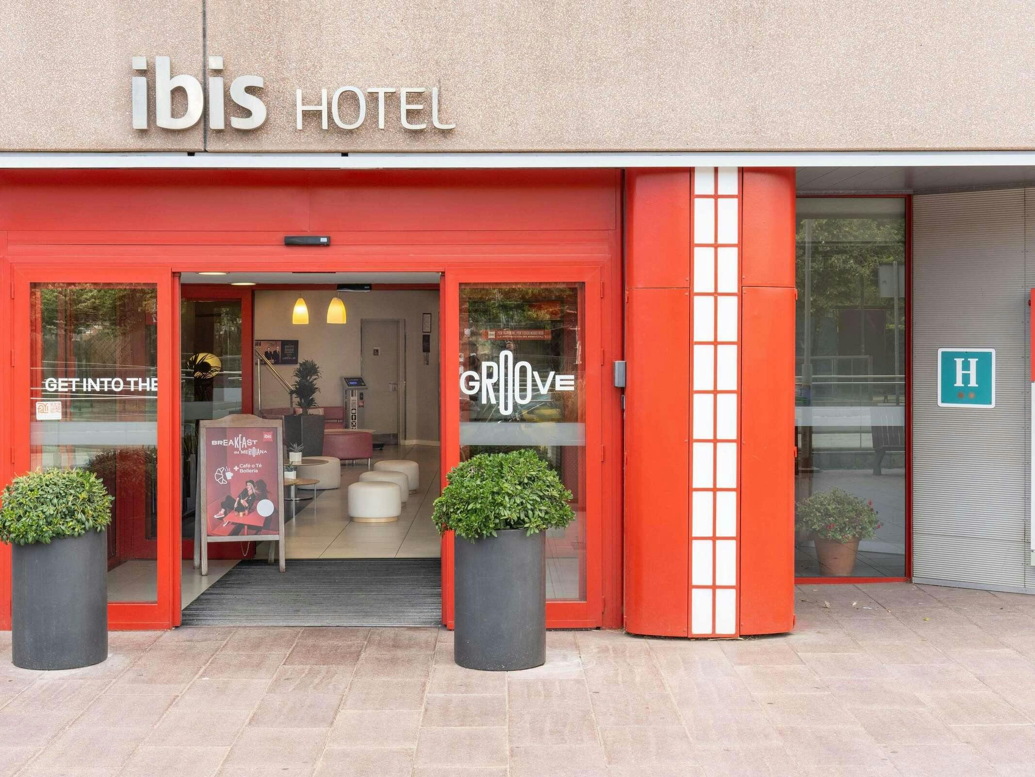 Hotel Ibis Barcelona Meridiana photo 3