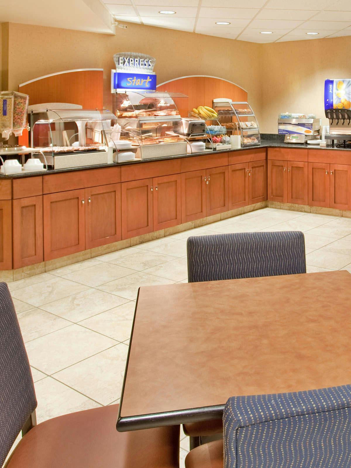 Hotel Holiday Inn Express North photo 5