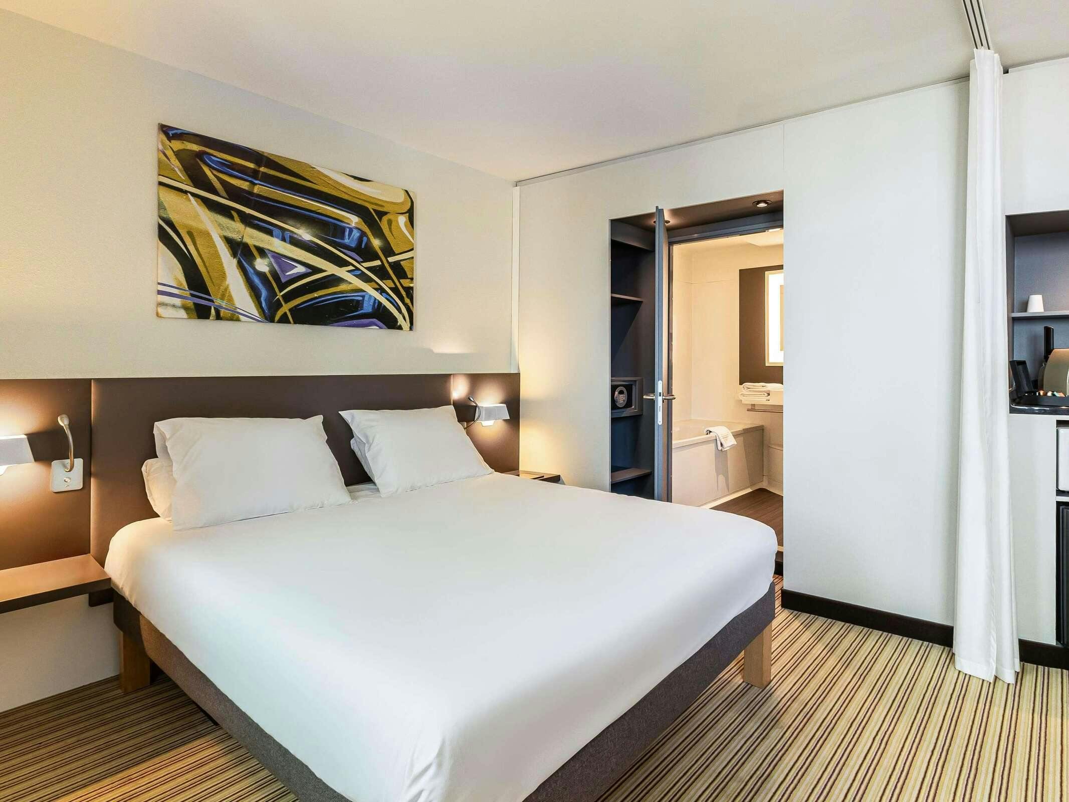 Hotel Novotel Suites Gare Lille Europe photo 3