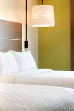 Hotel Holiday Inn Express & Suites Macon North photo 4