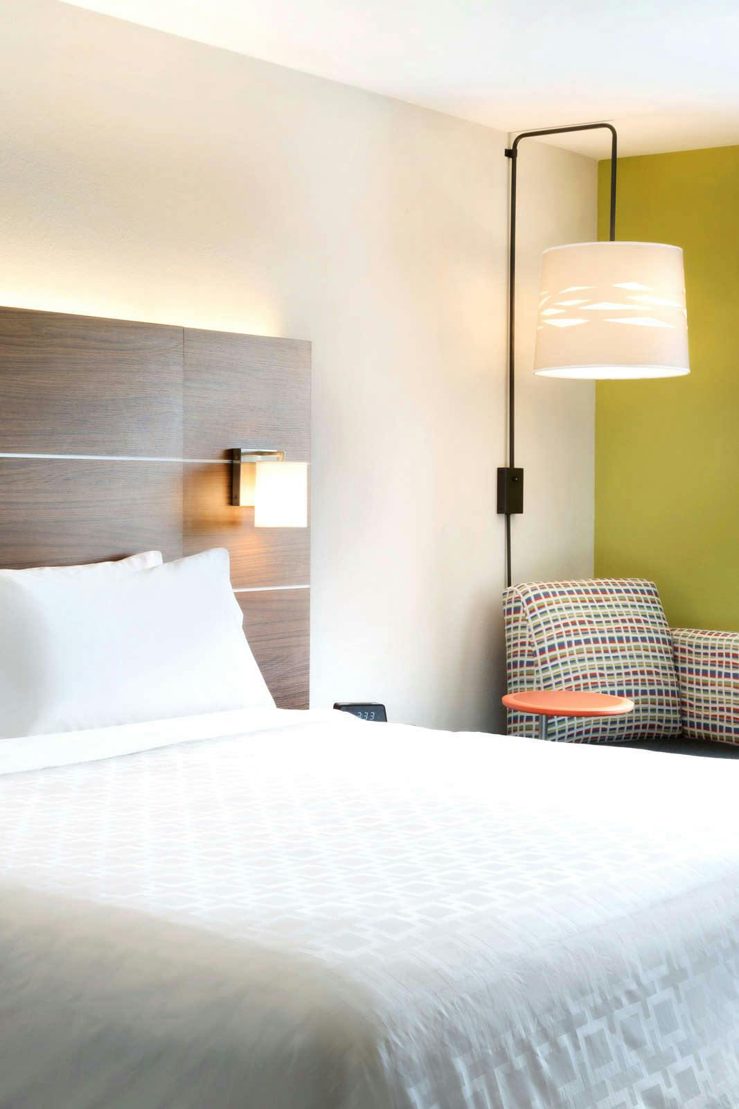 Hotel Holiday Inn Express & Suites Macon North photo 1