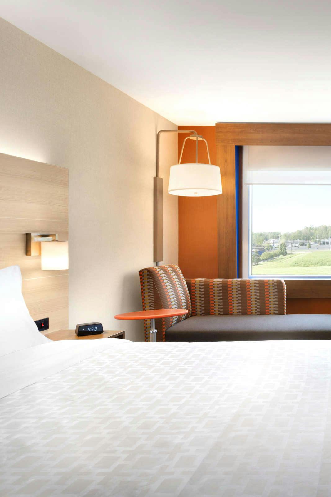 Hotel Holiday Inn Express & Suites Macon North photo 2