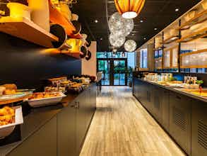 Hotel Novotel Suites Reims Centre photo 3