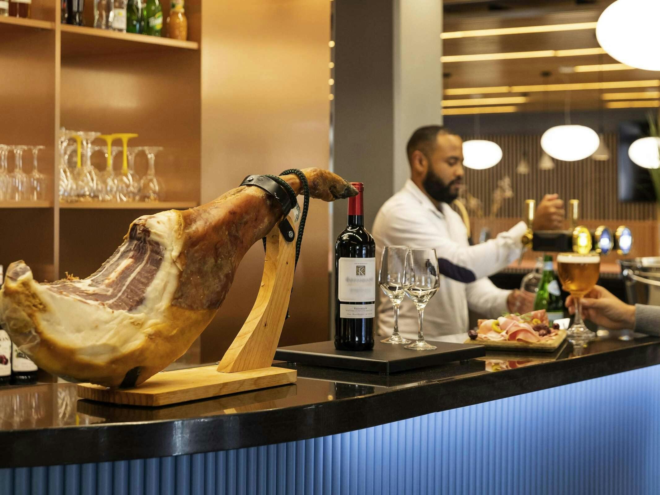 Hotel Novotel Bordeaux Centre Gare Saint Jean photo 1