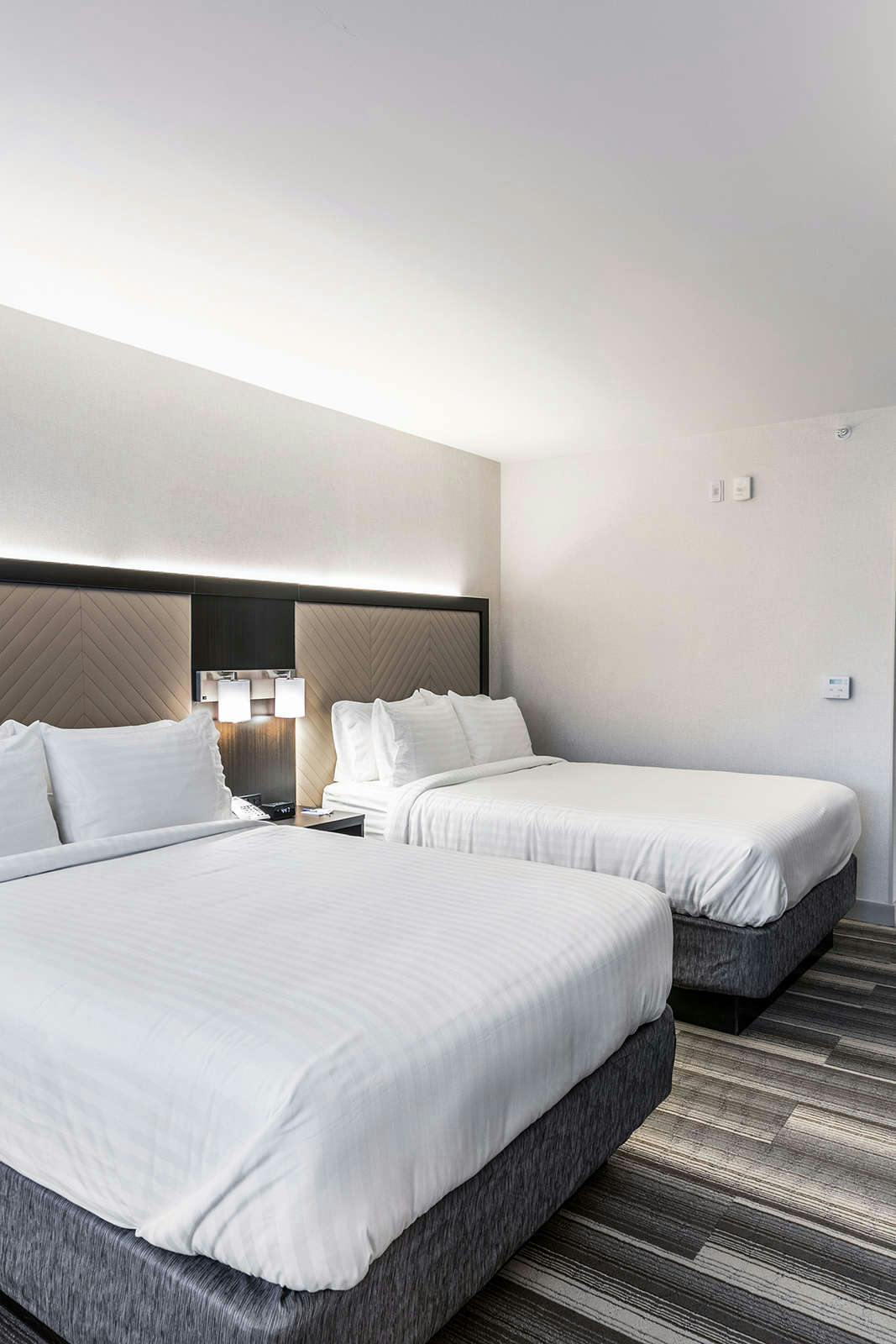 Hotel Holiday Inn Express & Suites Jersey City North - Hoboken photo 1