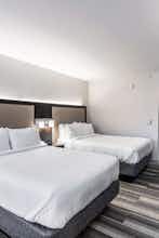 Hotel Holiday Inn Express & Suites Jersey City North - Hoboken photo 1