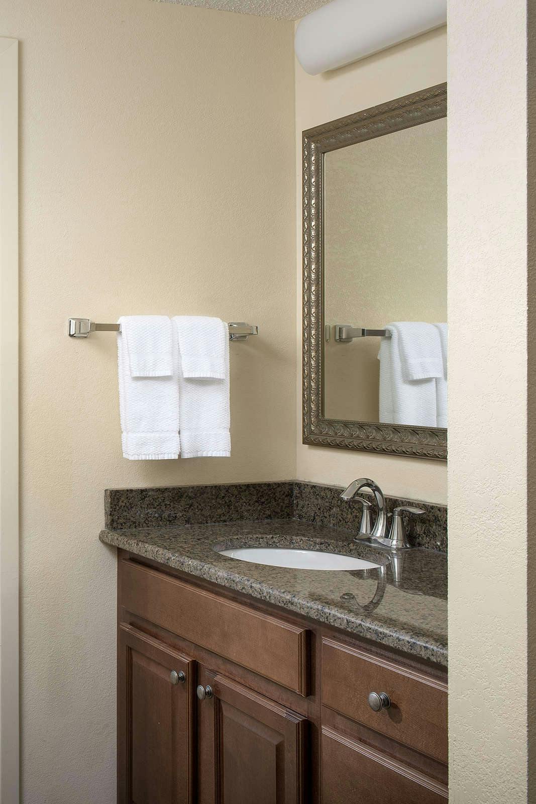 Hotel Holiday Inn Express & Suites North Brunswick photo 5