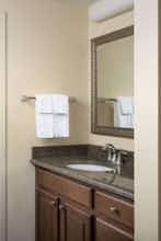 Hotel Holiday Inn Express & Suites North Brunswick photo 5