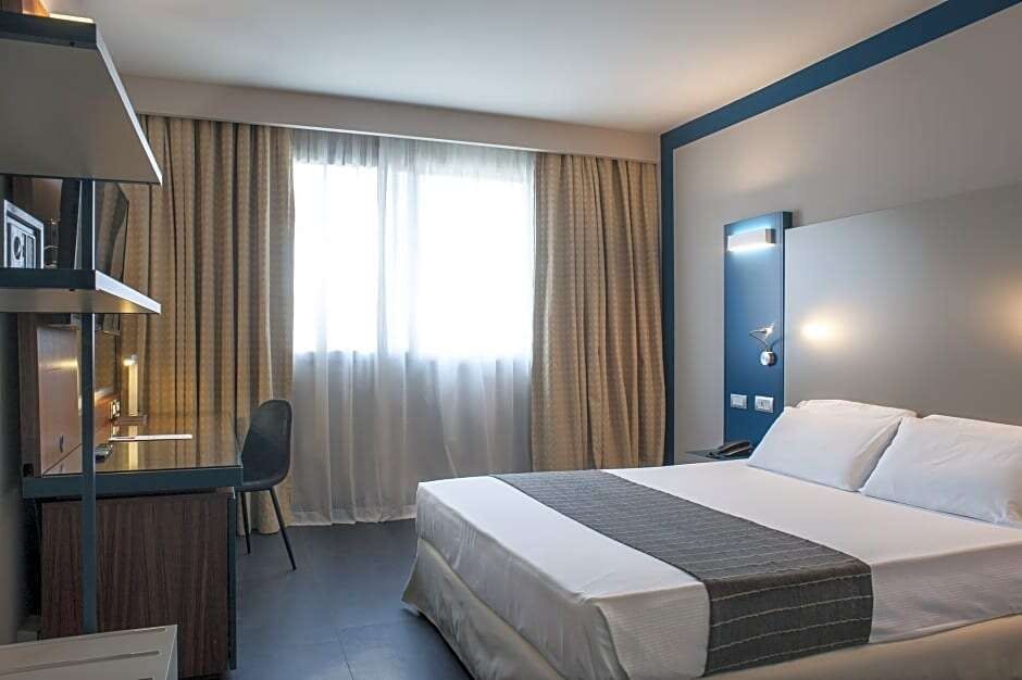 Hotel La Meridiana Bleisure Hotel photo 4